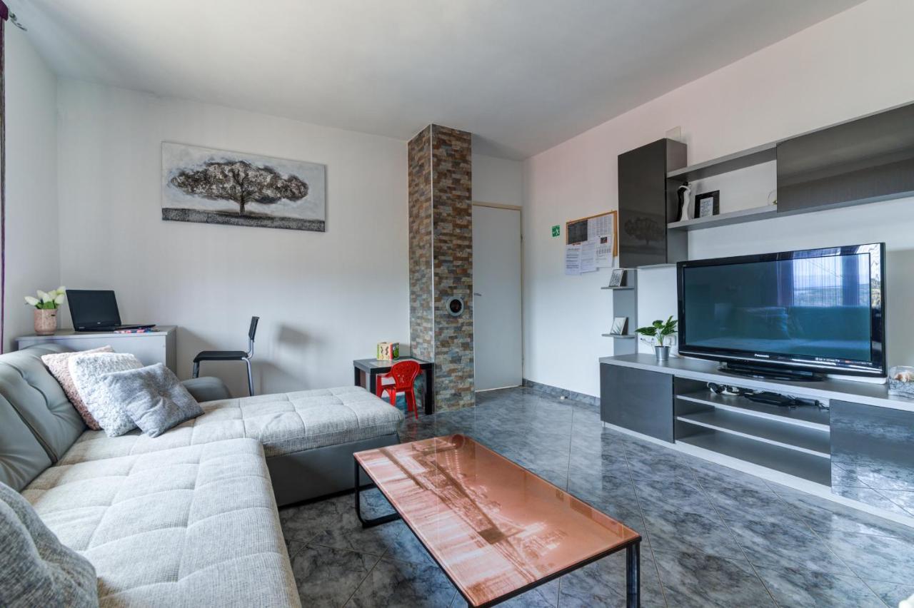 Lovely Apartments Senj เซนญ์ ภายนอก รูปภาพ